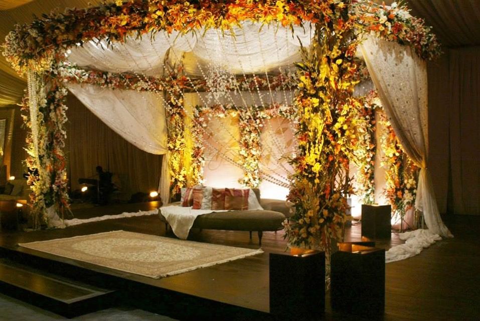 Stage-Decoration-ideas-for-Barat-Function (16)