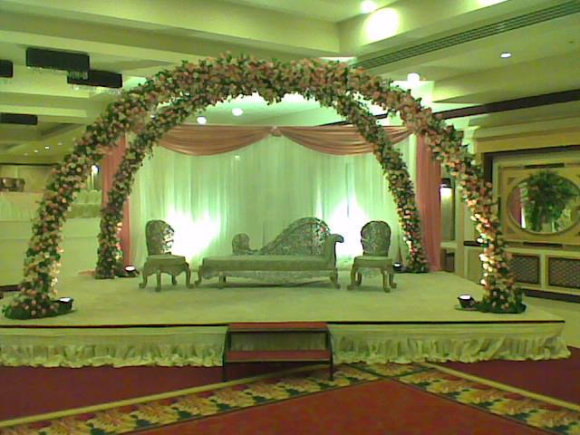 Stage-Decoration-ideas-for-Barat-Function (17)