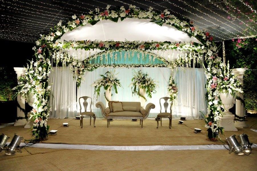Stage-Decoration-ideas-for-Barat-Function (18)