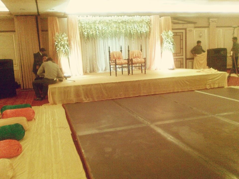 Stage-Decoration-ideas-for-Barat-Function (21)