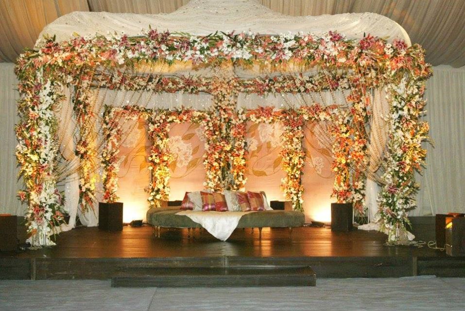 Stage-Decoration-ideas-for-Barat-Function (37)