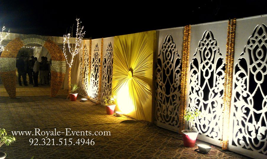 Stage-Decoration-ideas-for-Walima-Functions (20)