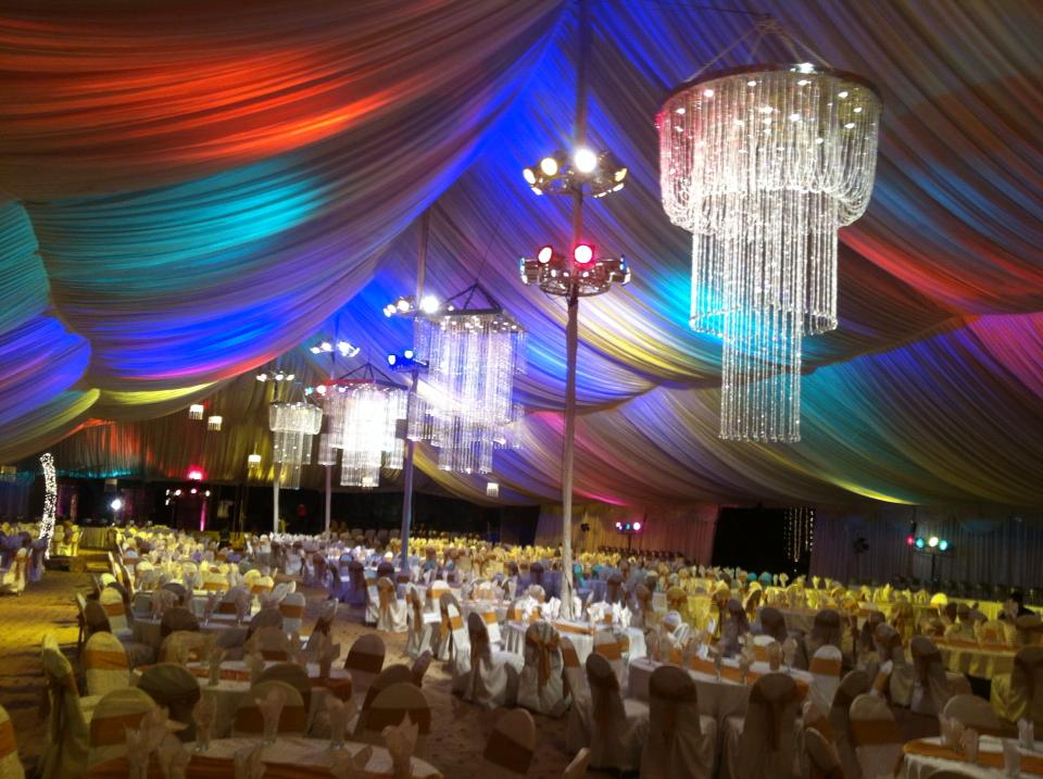 Stage-Decoration-ideas-for-Walima-Functions (30)