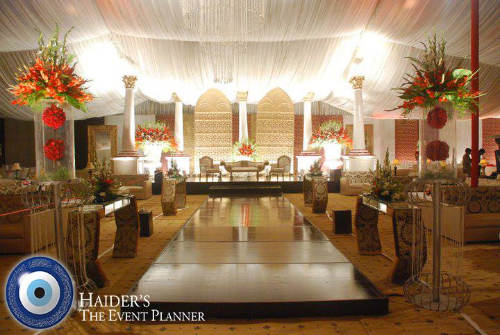 Stage-Decoration-ideas-for-Walima-Functions (32)