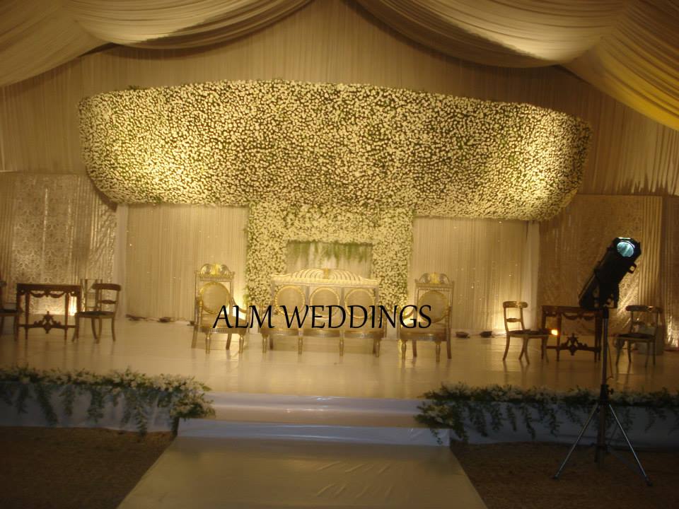Stage-Decoration-ideas-for-Walima-Functions (35)