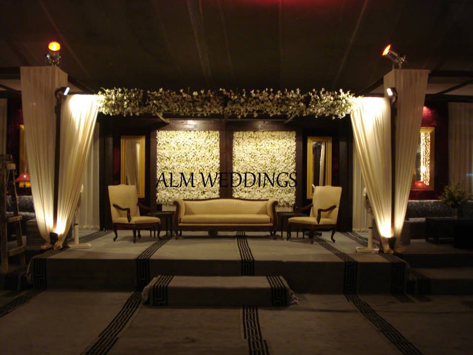 Stage-Decoration-ideas-for-Walima-Functions (37)