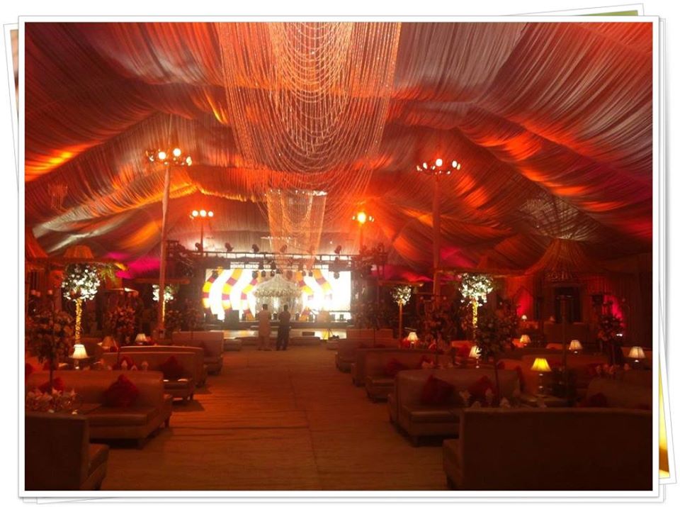 Stage-Decoration-ideas-for-Walima-Functions (48)
